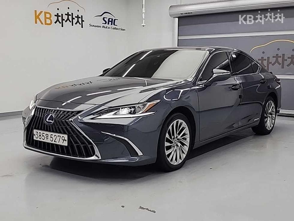 Lexus Нов 제너Рей (ван)션 ES 300h Executive - Image 1