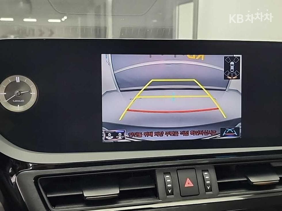 Lexus Нов 제너Рей (ван)션 ES300h Executive - 16