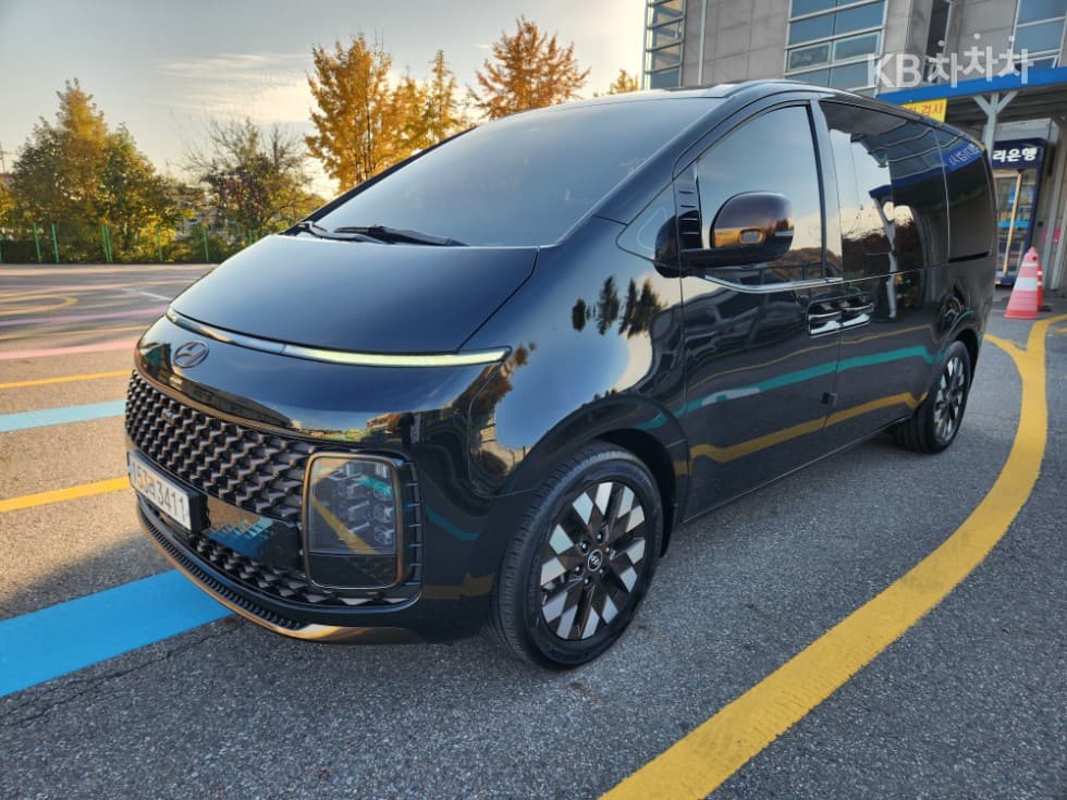 Хюндай Staria Lounge 2.2 Lounge 9 Inspiration - Image 1