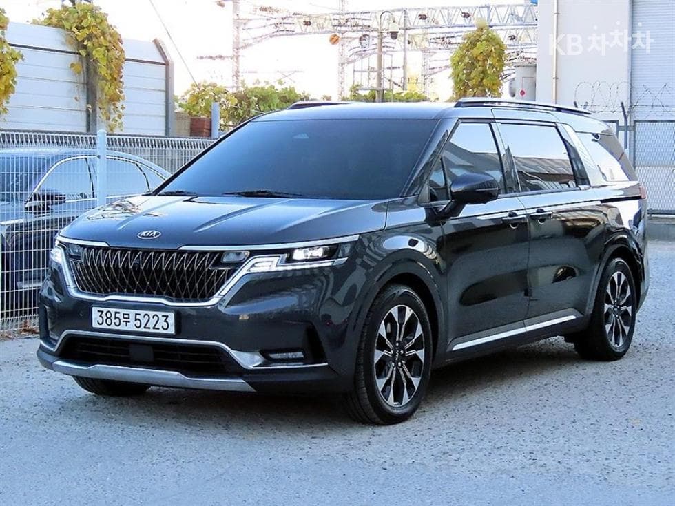 Kia Carnival 4th generation D2.2 7-seater (Limousine) Noblesse - Image 1