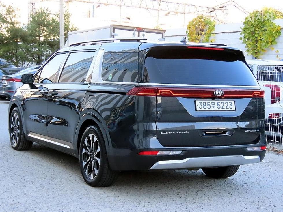 Kia Carnival 4th generationD2.2 7-seater (Limousine) Noblesse - 3