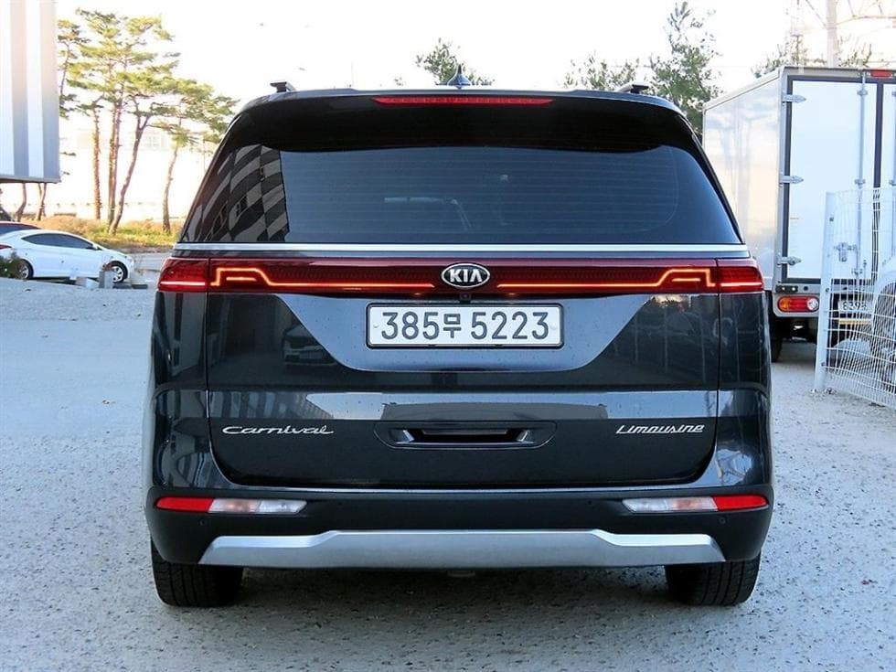 Kia Carnival 4th generationD2.2 7-seater (Limousine) Noblesse - 4