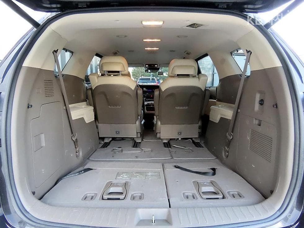 Kia Carnival 4th generationD2.2 7-seater (Limousine) Noblesse - 16