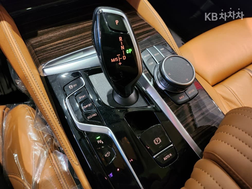 BMW 올New5 Series (G30)520i Luxury - 13