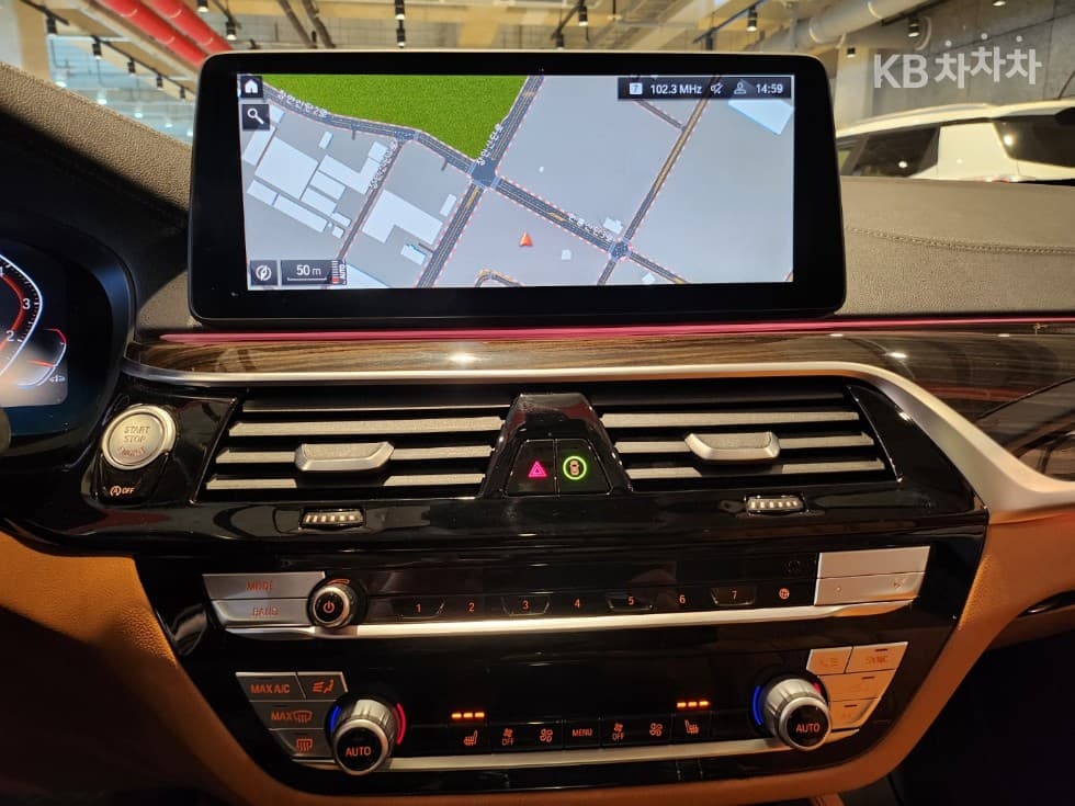 BMW 올New5 Series (G30)520i Luxury - 11