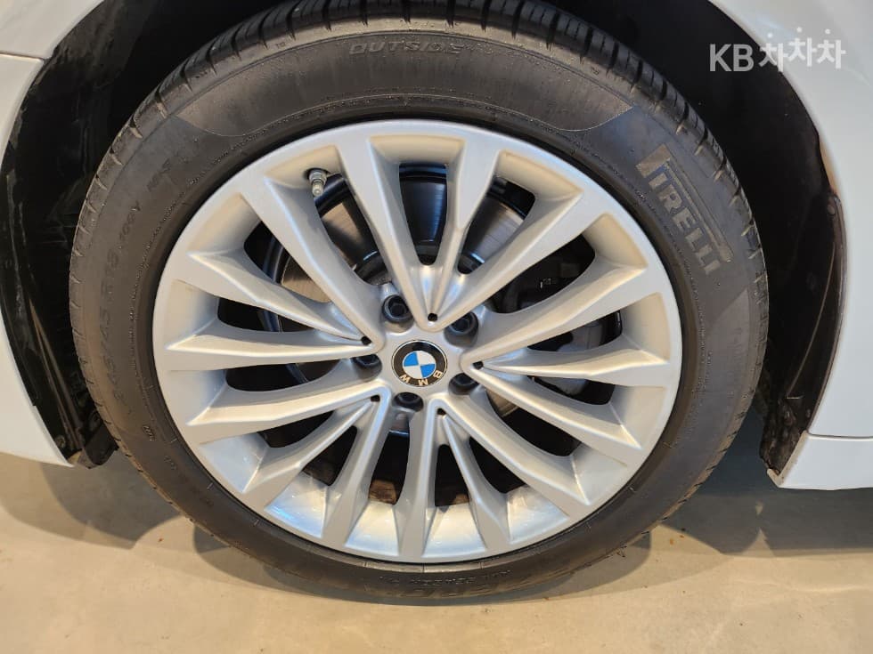 BMW 올New5 Series (G30)520i Luxury - 25