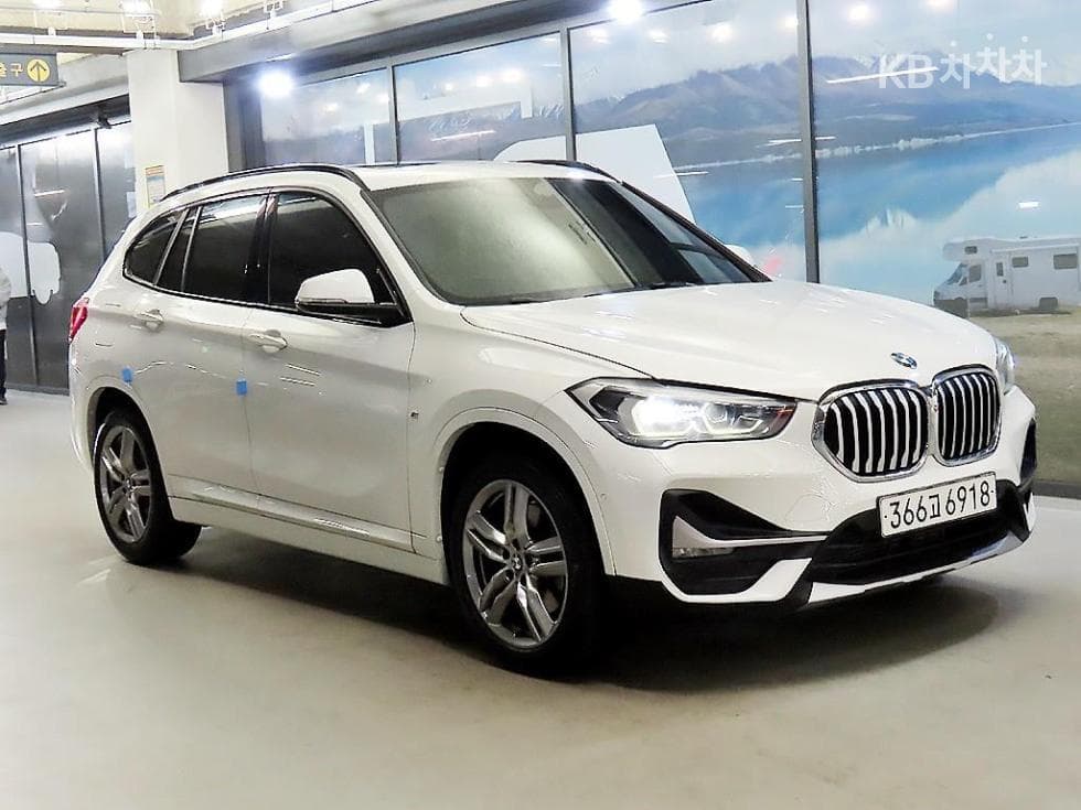 BMW X1 (F48) xDrive 20i M Sport Package - Image 1