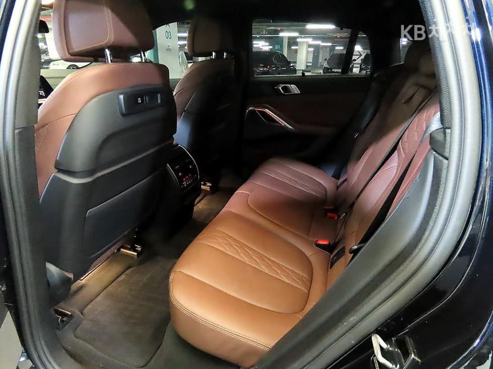 BMW X6(G06)xDrive 40i M Sport Package - 7