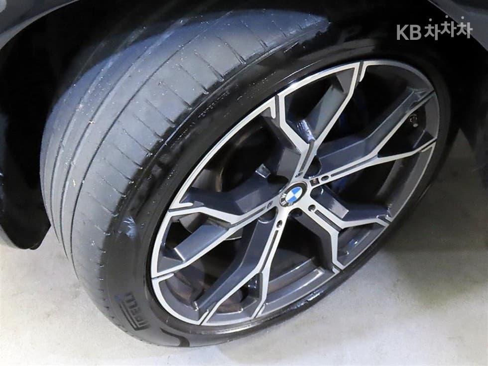 BMW X6(G06)xDrive 40i M Sport Package - 20