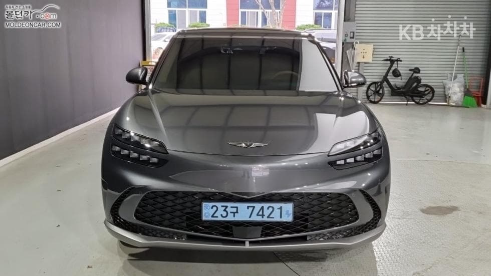 Дженезис GV60Стандартен 2WD Стандартен - 3