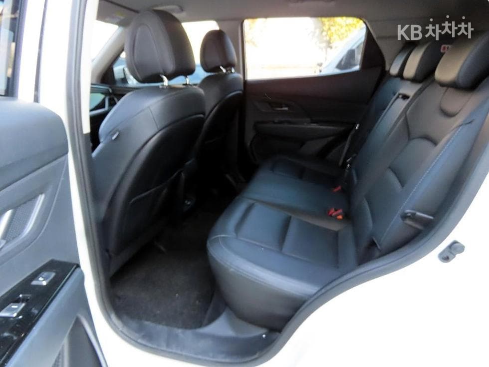 KG Mobility 뷰티플 코란도1.5 GDi Turbo 2WD C7 - 6