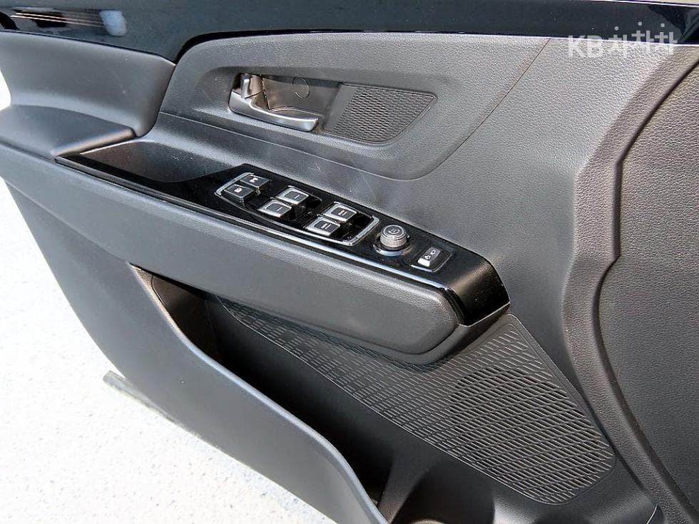 KG Mobility 뷰티플 코란도1.5 GDi Turbo 2WD C7 - 11