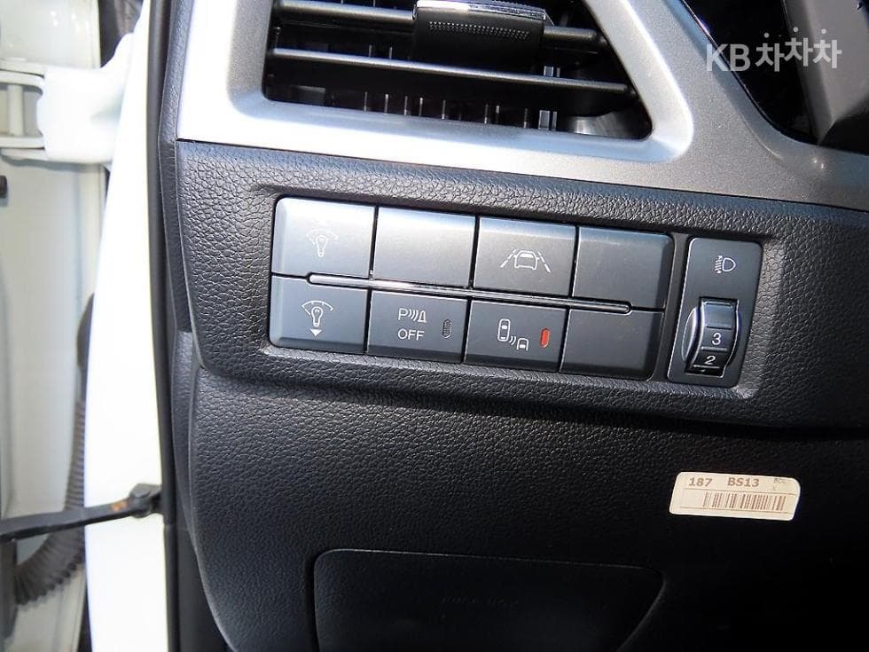 KG Mobility 뷰티플 코란도1.5 GDi Turbo 2WD C7 - 12