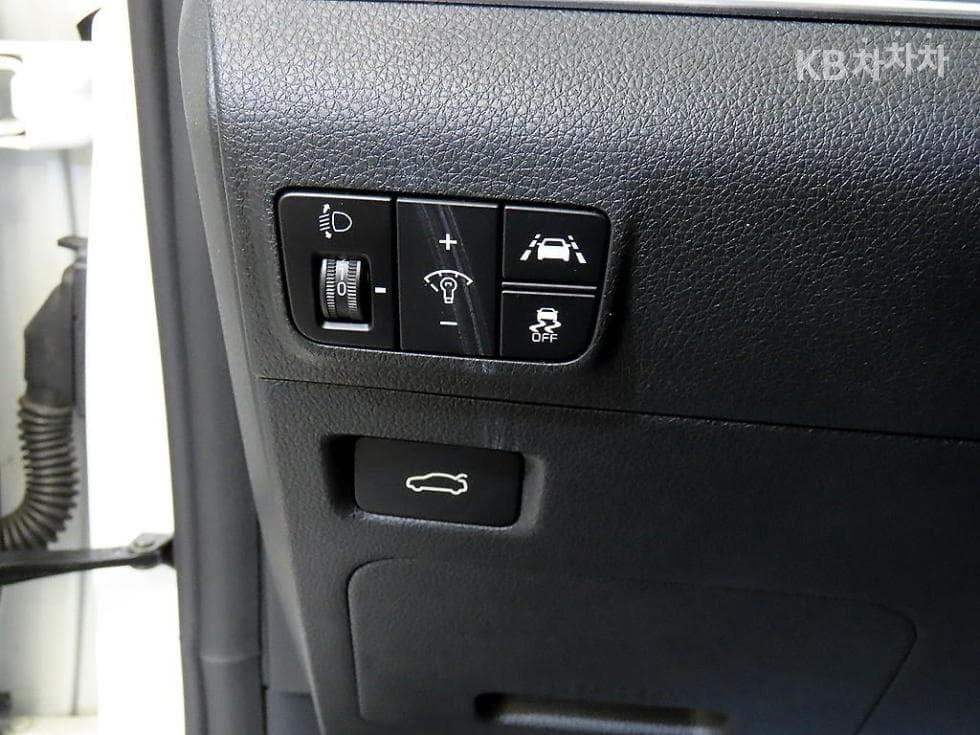 Киа K5 3-토 поколение1.6 Бензин Турбо Signature - 13