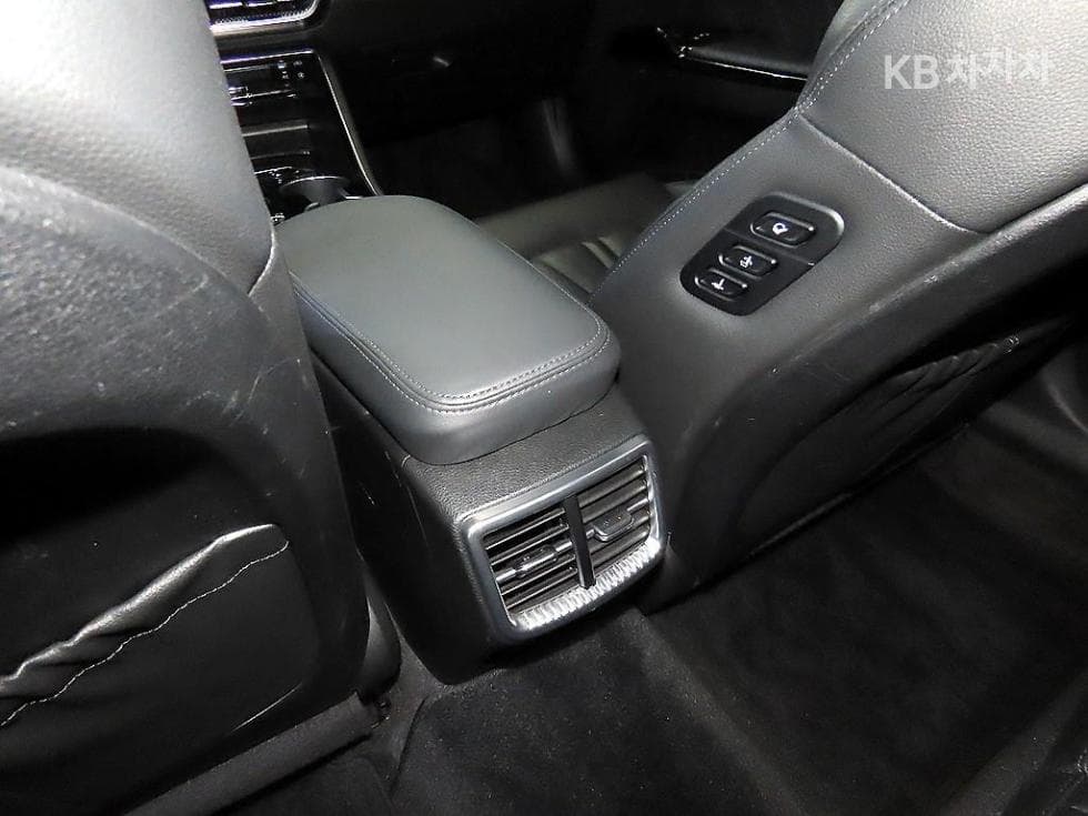 Киа K5 3-토 поколение1.6 Бензин Турбо Signature - 16