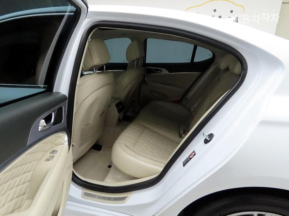 Genesis G702.0T Elite - 12