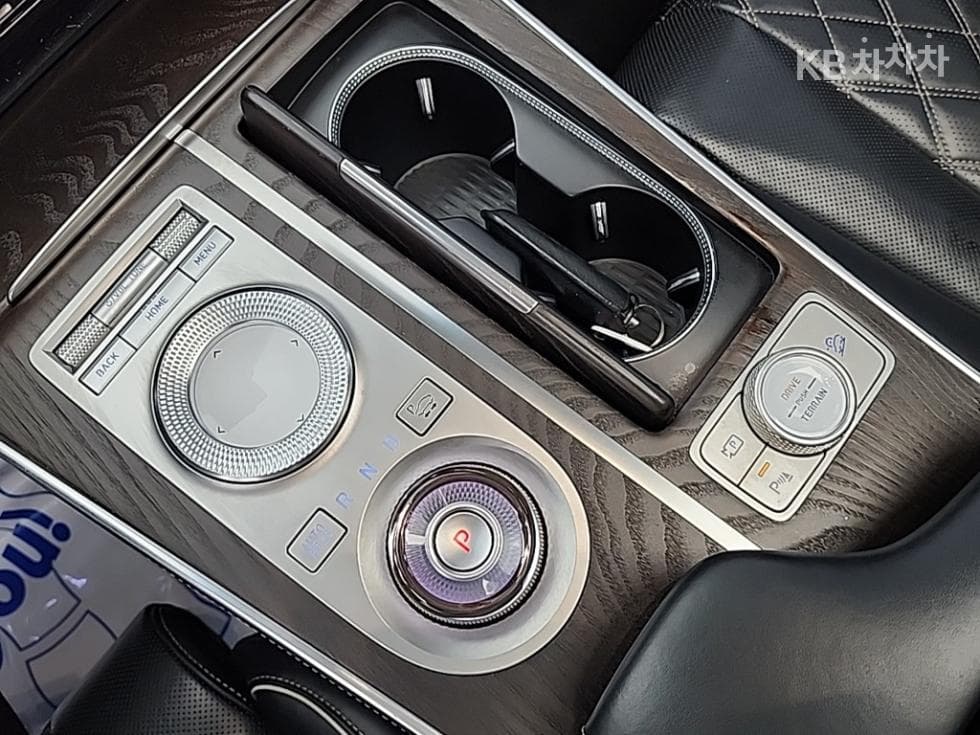 Genesis GV802.5 Turbo Gasoline AWD - 8