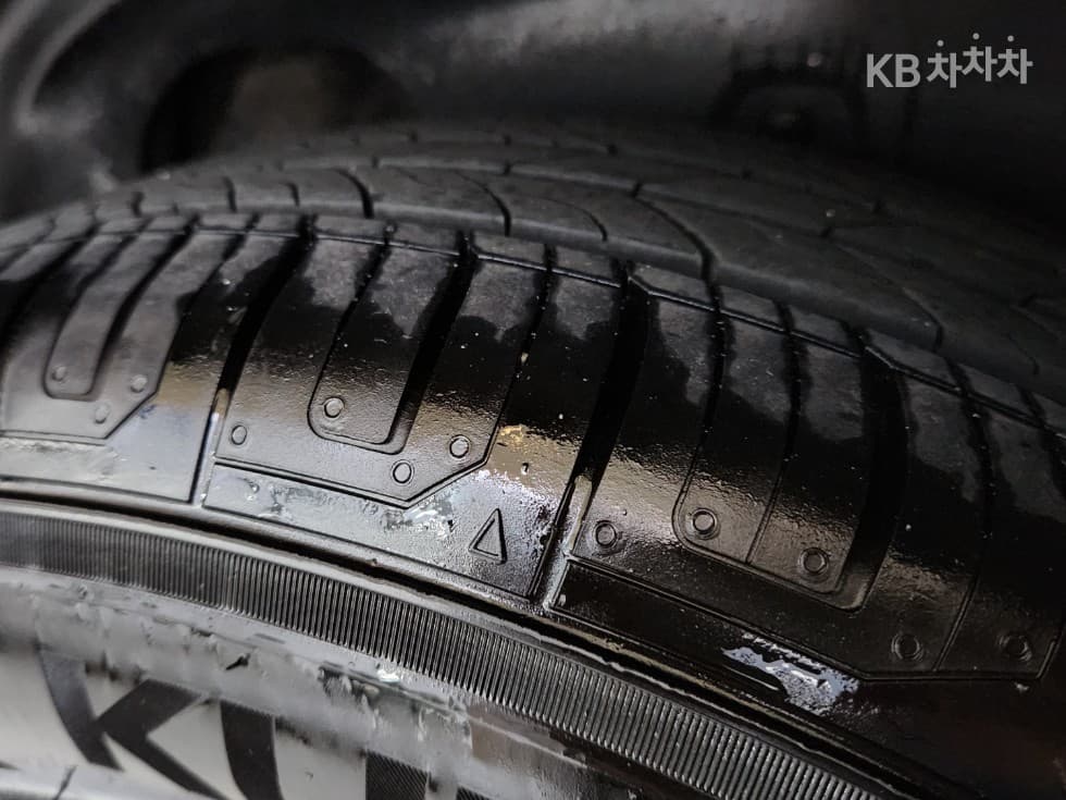 KG Mobility TivoliGasoline VX - 17