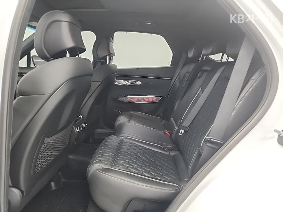 Дженезис GV70Бензин 2.5T 2WD - 12