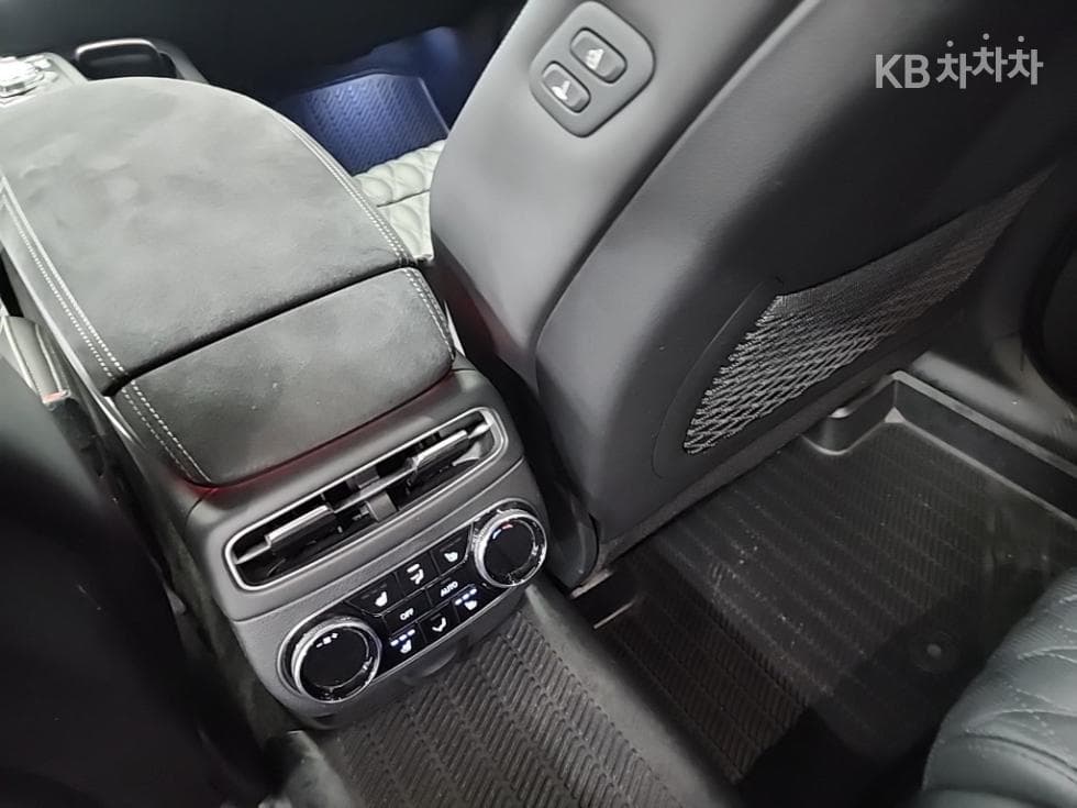 Дженезис GV70Бензин 2.5T 2WD - 13