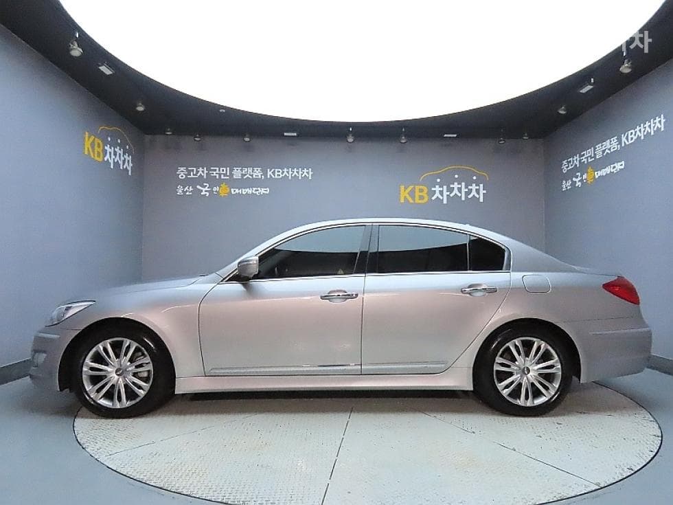 Hyundai GenesisBH330 LUXURY Standard - 5