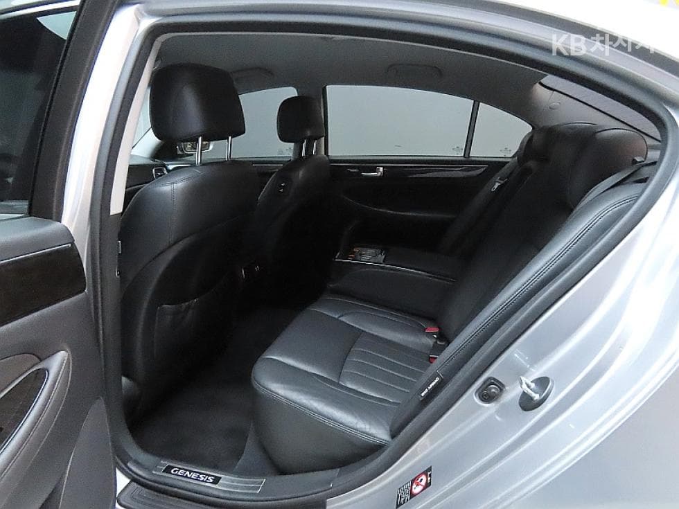 Hyundai GenesisBH330 LUXURY Standard - 11