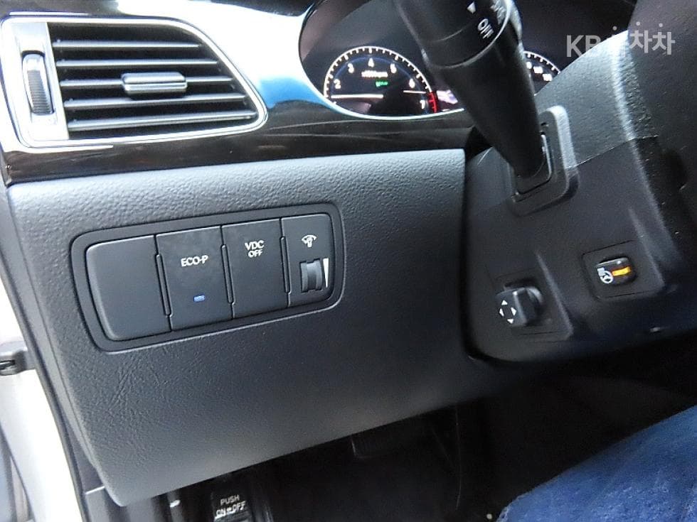 Hyundai GenesisBH330 LUXURY Standard - 12