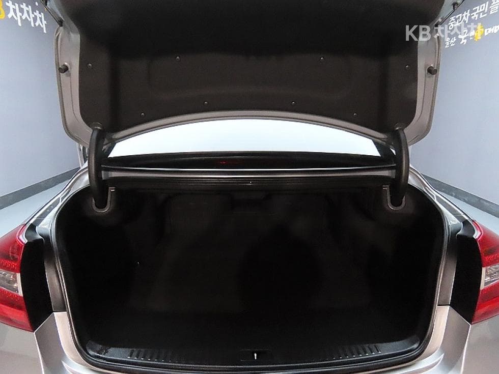 Hyundai GenesisBH330 LUXURY Standard - 19