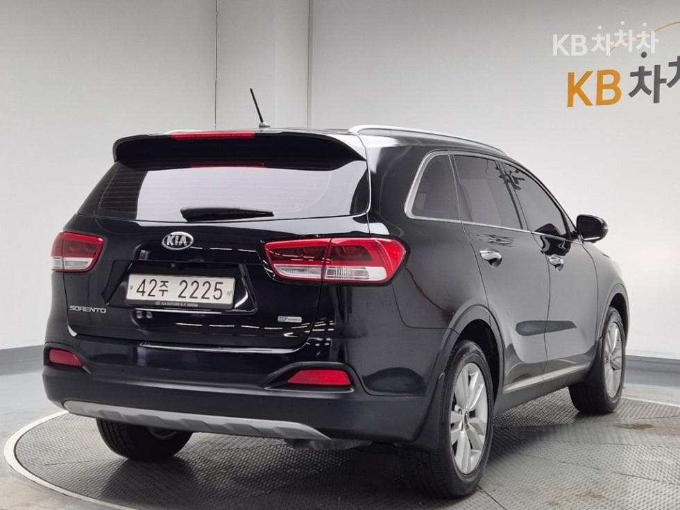 Киа All NewSorentoДизел 2.0 2WD Престиж - 3