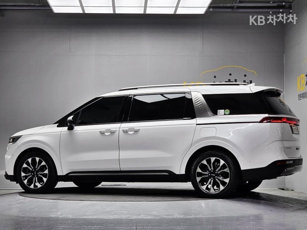 Киа Канивал 4-то поколениеD2.2 9-местен Noblesse - 3