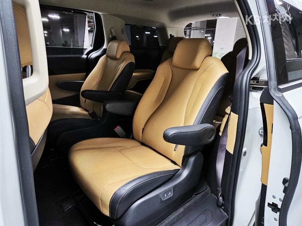 Киа Канивал 4-то поколениеD2.2 9-местен Noblesse - 17