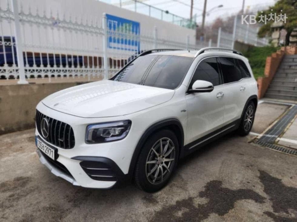 Mercedes-Benz GLB(X247) M-AMG GLB 35 4Matic - Image 1