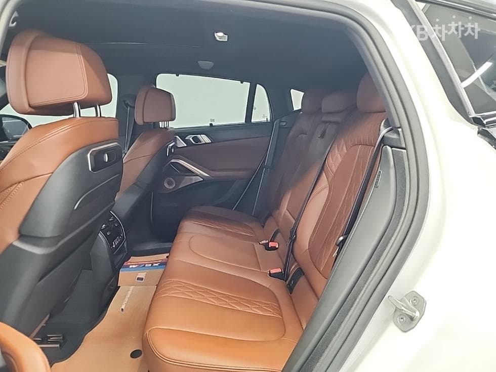 BMW X6(G06)M60i xDrive Standard - 12