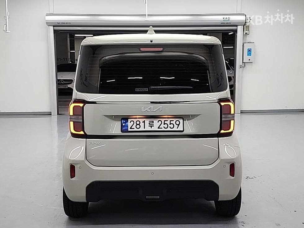 Kia The New (facelift) Kia Ray (van)1.0 Gasoline Signature - 3