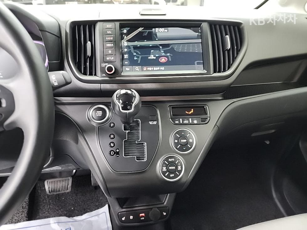 Kia The New (facelift) Kia Ray (van)1.0 Gasoline Signature - 10