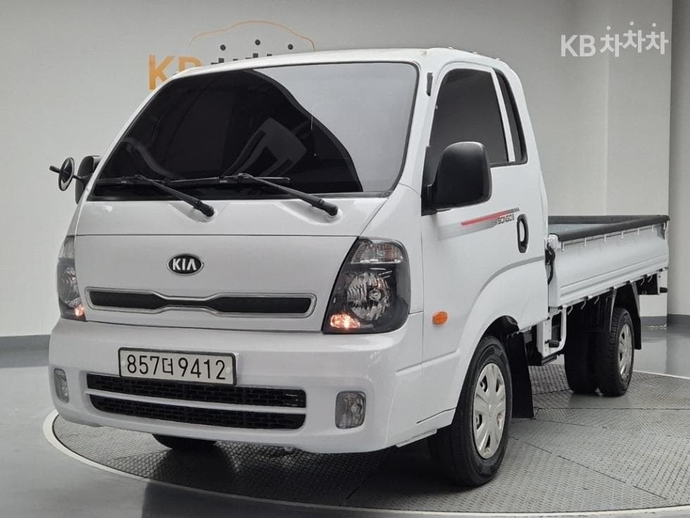 Киа Бонго 3 (лек) 1 тон Удължено междуосие Королевска кабина CRDi Лукс - Image 1