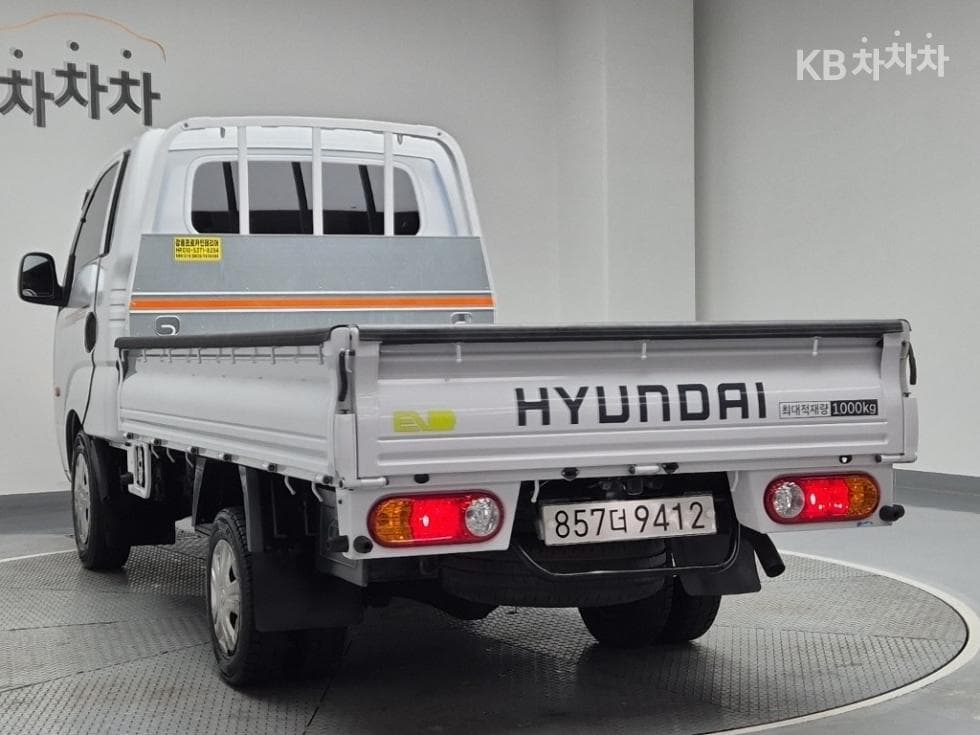 Киа Бонго 3 (лек)1 тон Удължено междуосие Королевска кабина CRDi Лукс - 2