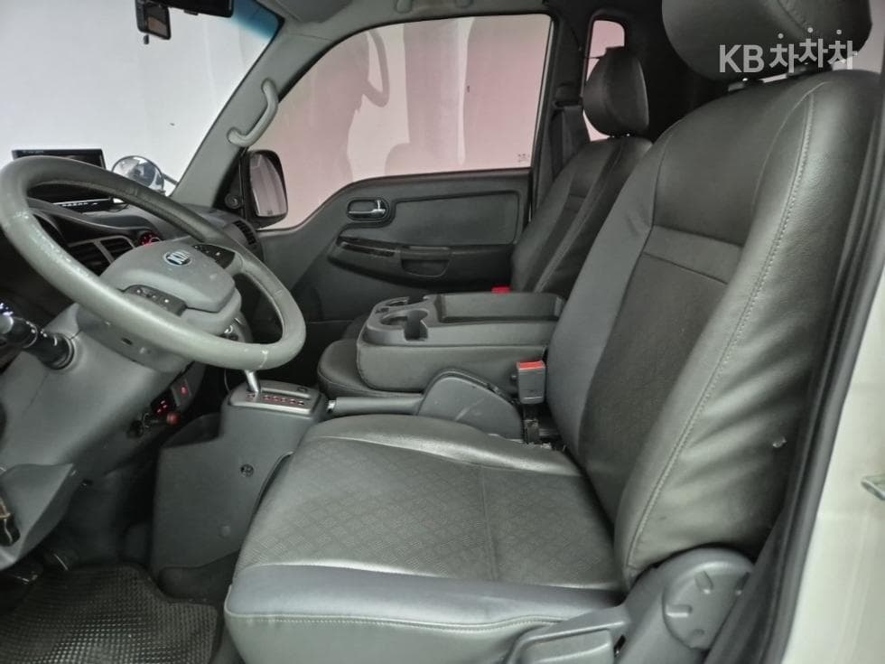 Киа Бонго 3 (лек)1 тон Удължено междуосие Королевска кабина CRDi Лукс - 10