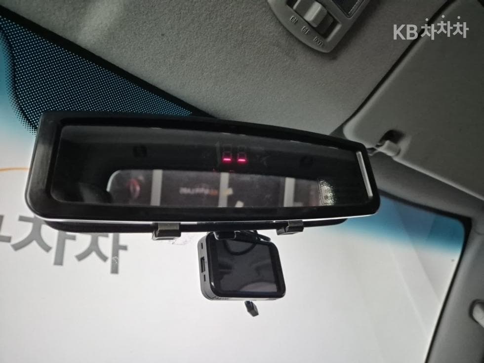 Киа Бонго 3 (лек)1 тон Удължено междуосие Королевска кабина CRDi Лукс - 11