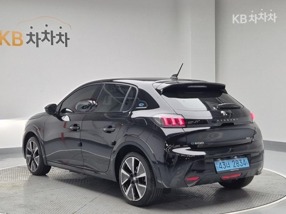 Peugeot e-208GT - 2