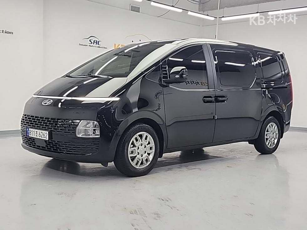 Hyundai Staria Cargo 2.2 Cargo 3 Modern - Image 1