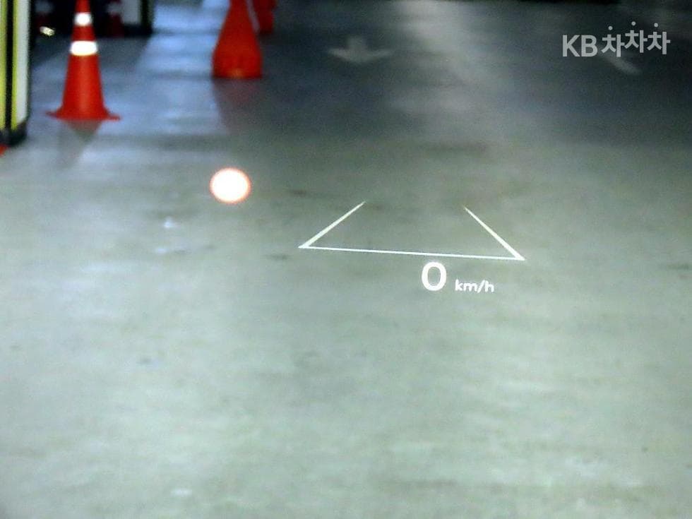 Киа The New (фейслифт) Канивал 4-то поколениеG3.5 GDI 9-местен Signature - 13