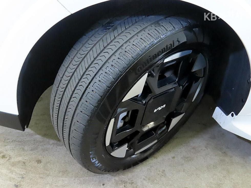 Киа The New (фейслифт) Канивал 4-то поколениеG3.5 GDI 9-местен Signature - 20