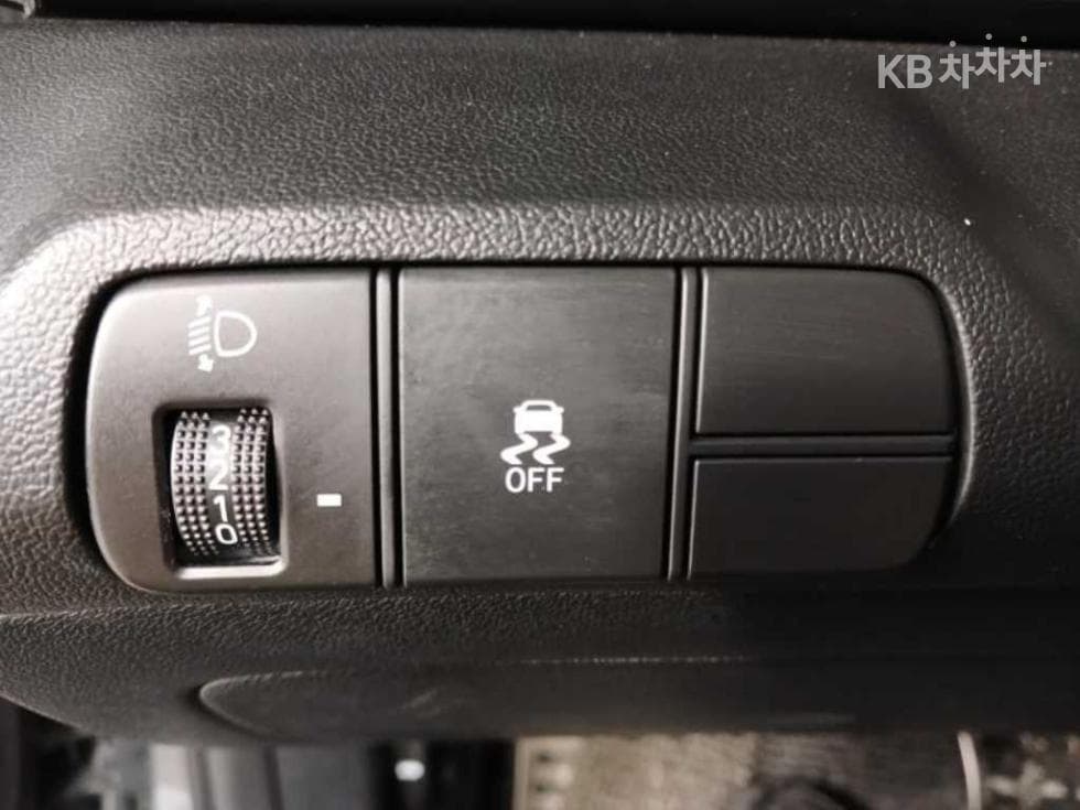 Hyundai The New (facelift) Avante (Elantra) N Line (CN7)1.6 Gasoline Inspiration - 11