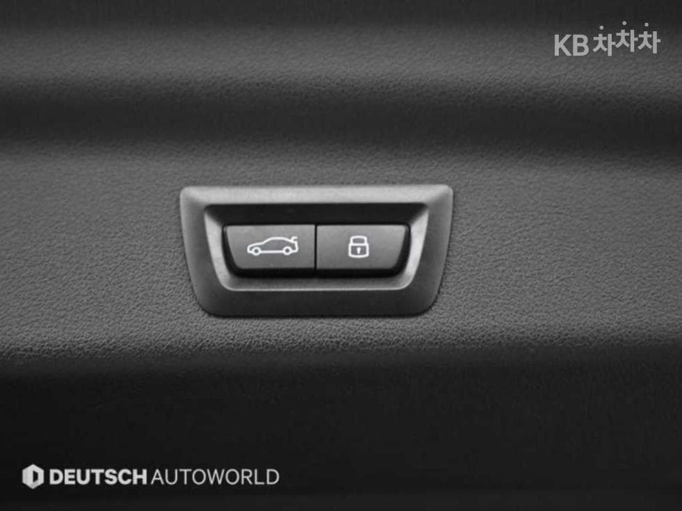 BMW X1(U11)xDrive20i M Sport - 20