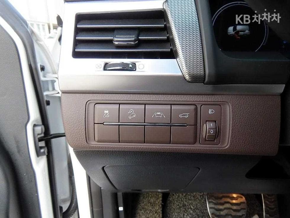 КейДжи Мобилити All New Rexton2.2 4x4 더 블랙 - 12