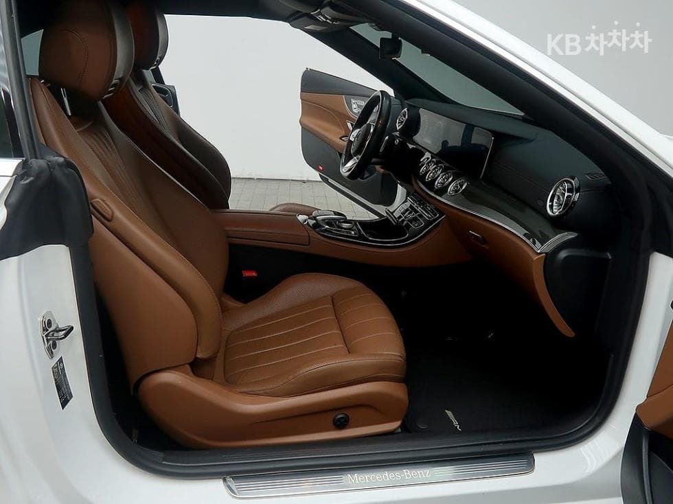 Mercedes-Benz E-Клас (W213)E450 4MATIC Carbriolet Стандартен - 11