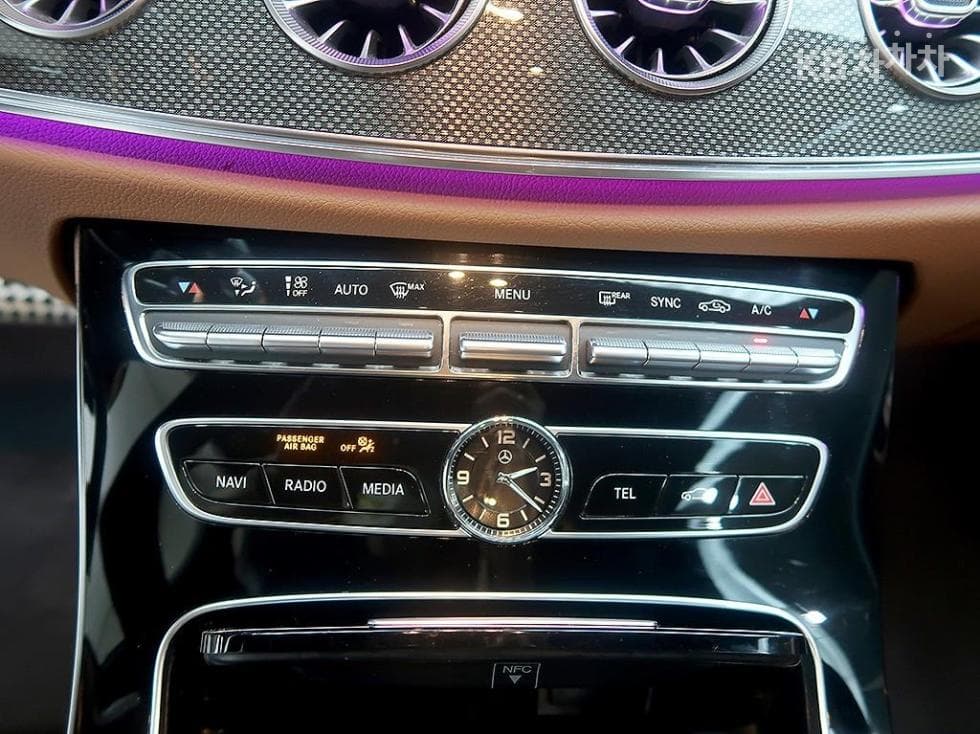 Mercedes-Benz E-Клас (W213)E450 4MATIC Carbriolet Стандартен - 14