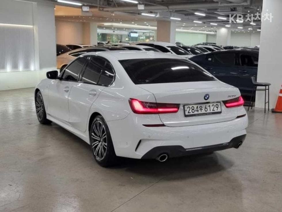 BMW 3 Series (G20)320d M Sport Package - 3