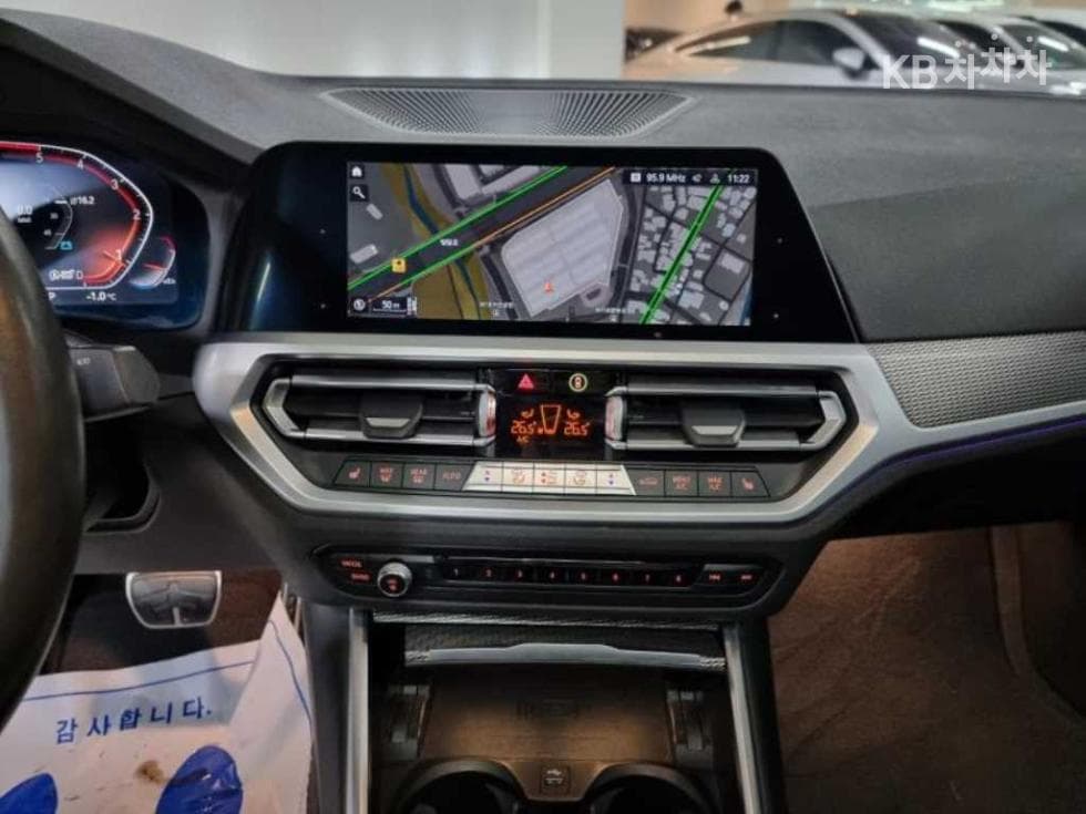 BMW 3 Series (G20)320d M Sport Package - 10